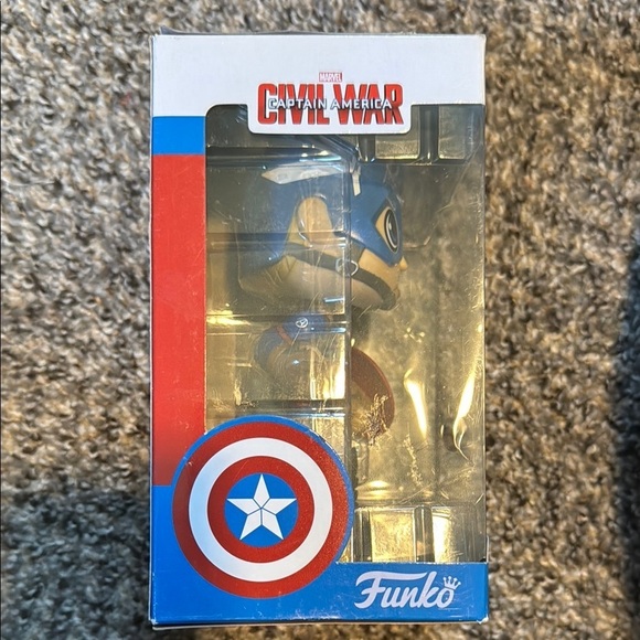 Captain America Wobblers Bobblehead - Picture 4 of 5